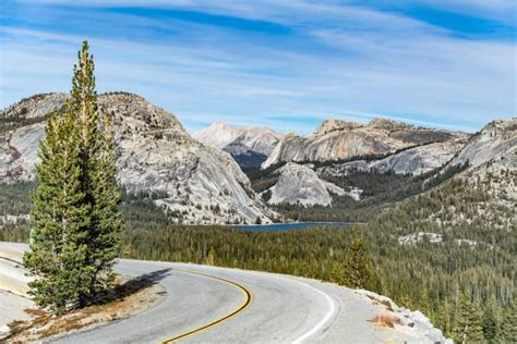 how far is yosemite from mammoth